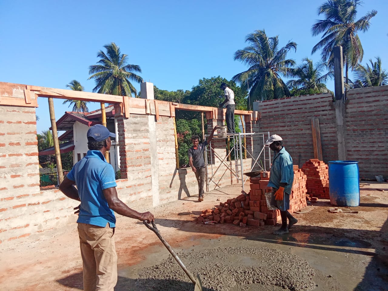 Tangalla Residence - Construction Team on Site, Concrete Slab Work