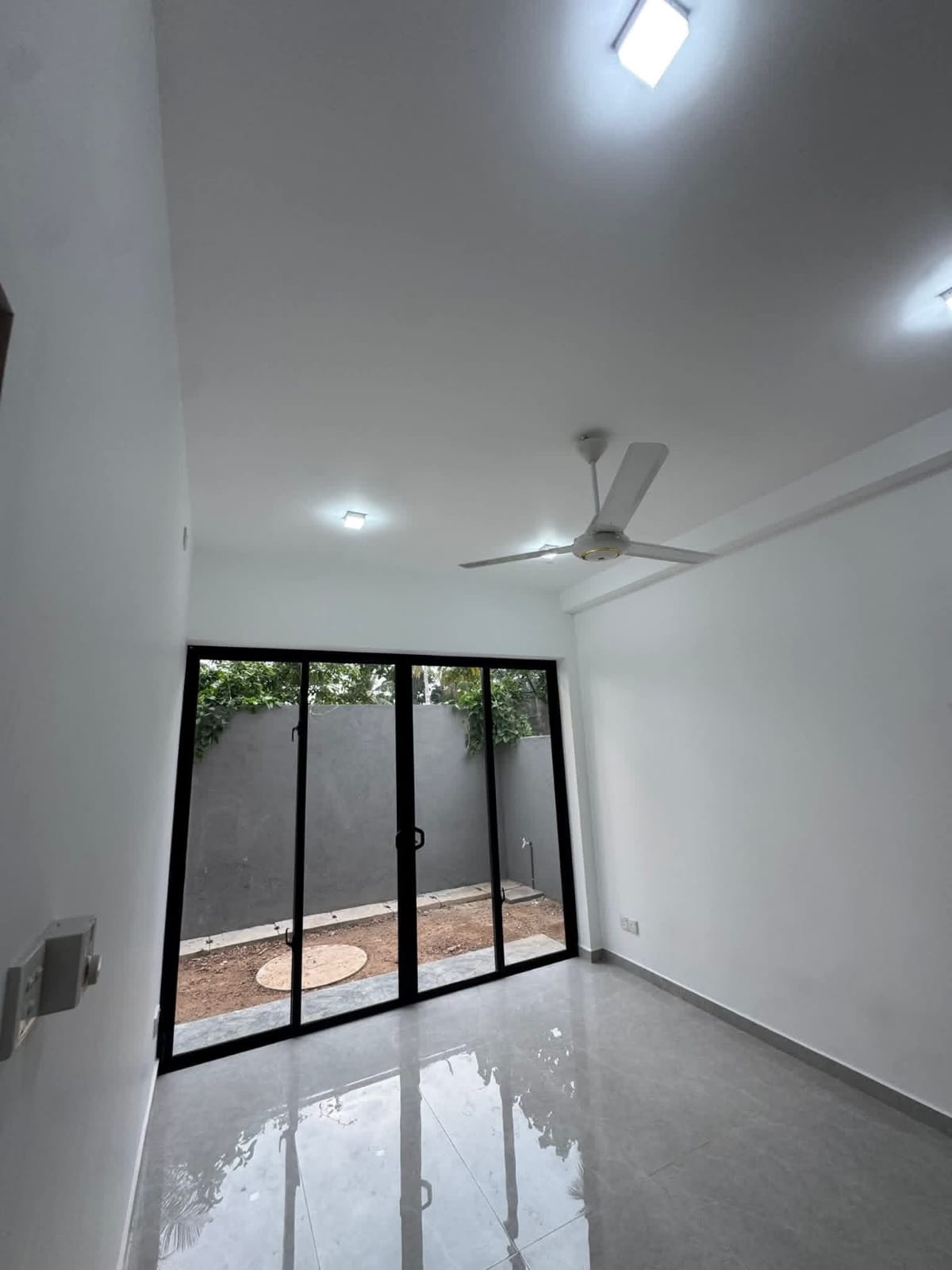 2-Storey Luxury Residence Kadawatha - Side View
